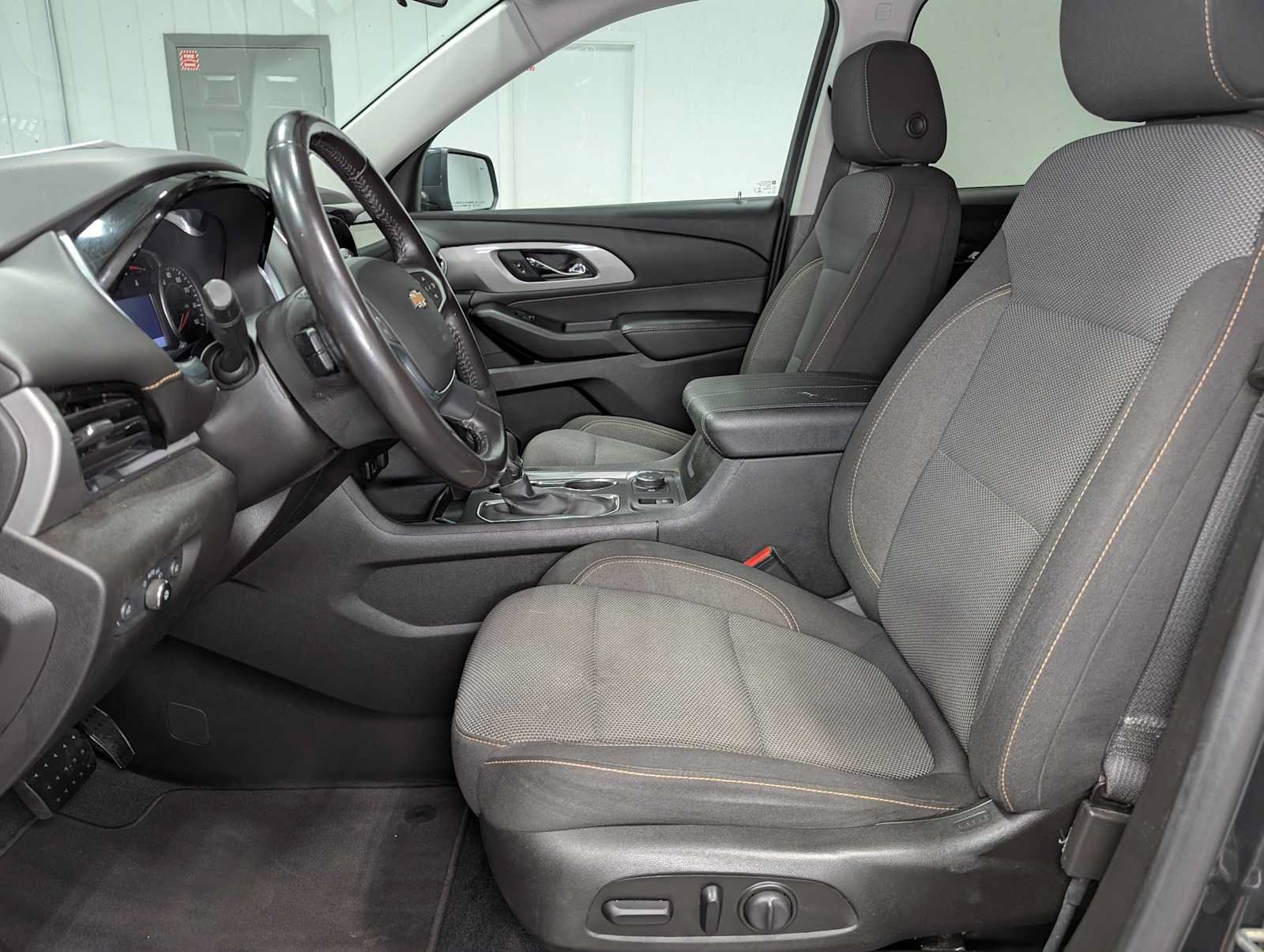 Used 2021 Chevrolet Traverse LT AWD/4WD image 4
