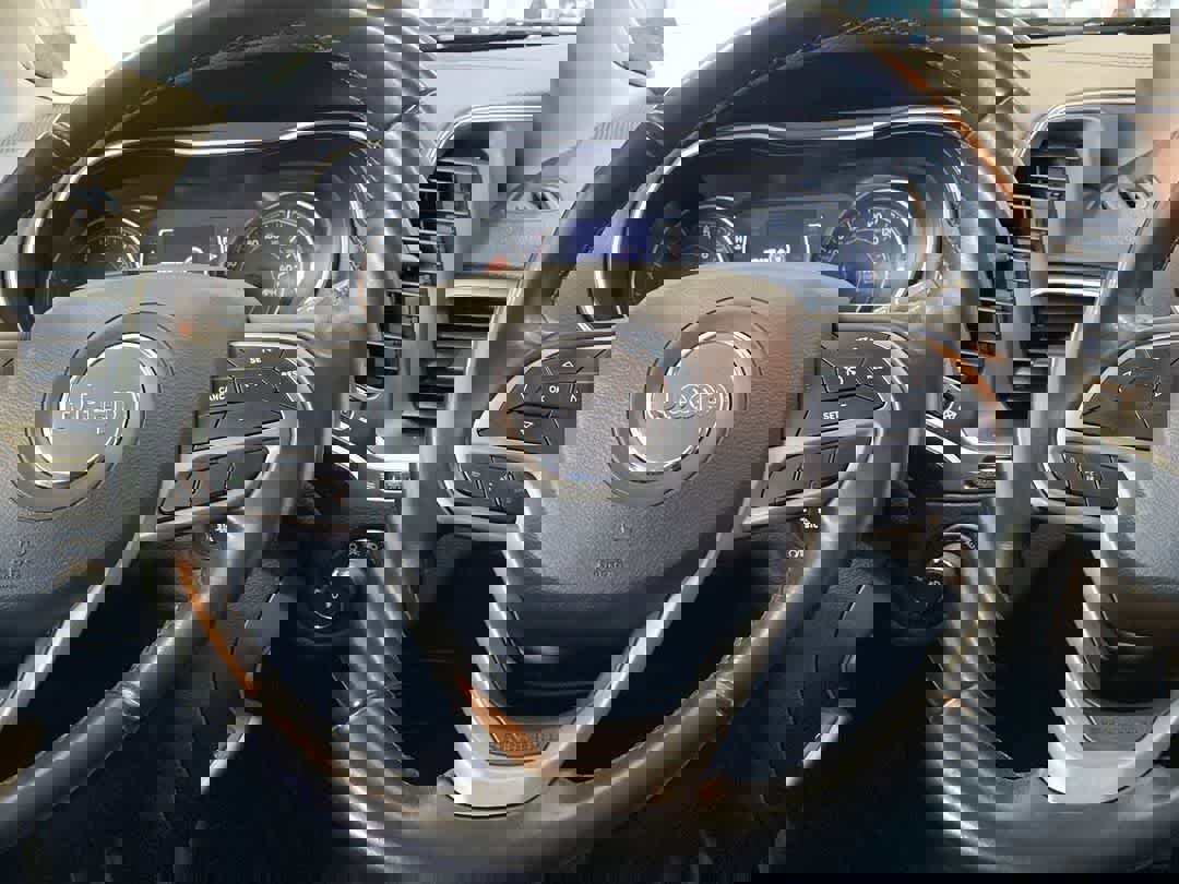 Used 2019 Jeep Cherokee Latitude Plus image 17