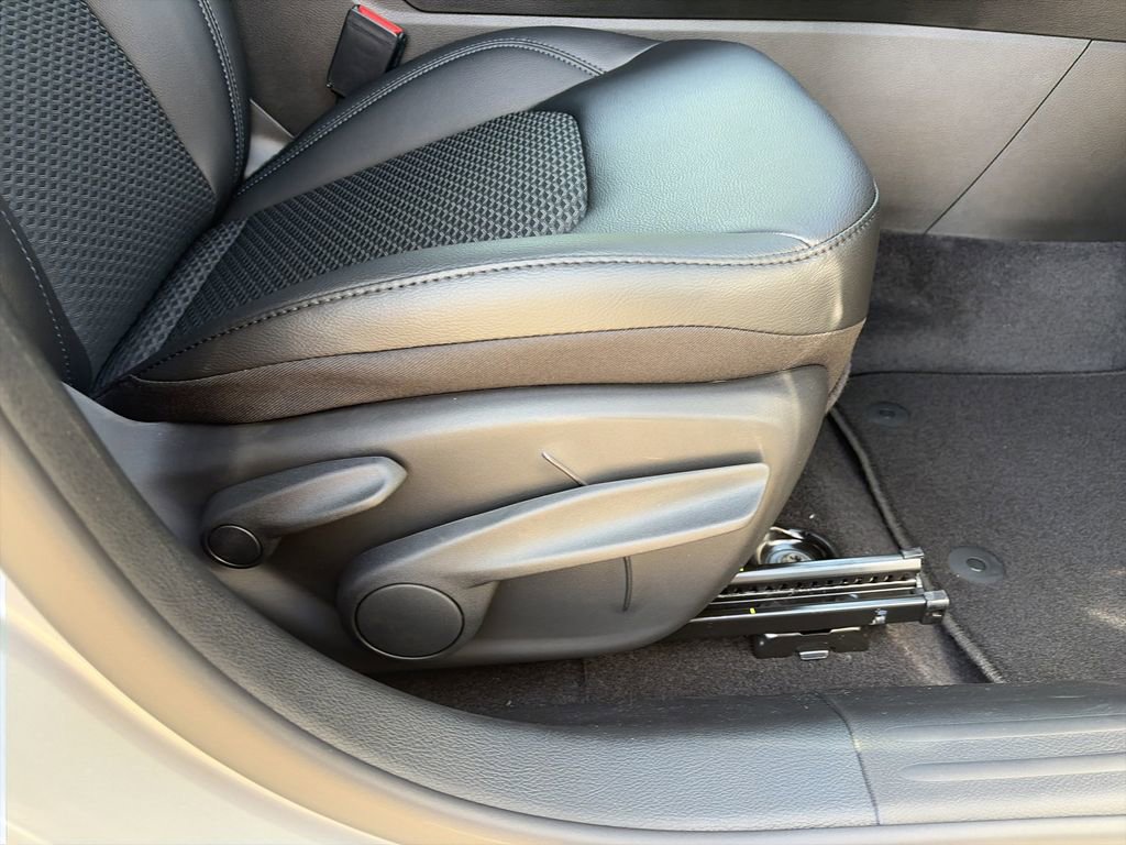 New 2026 Jeep Compass Latitude image 34