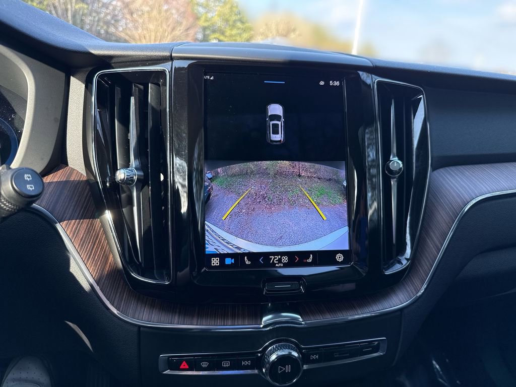 Used 2022 Volvo XC60 B5 Momentum image 23