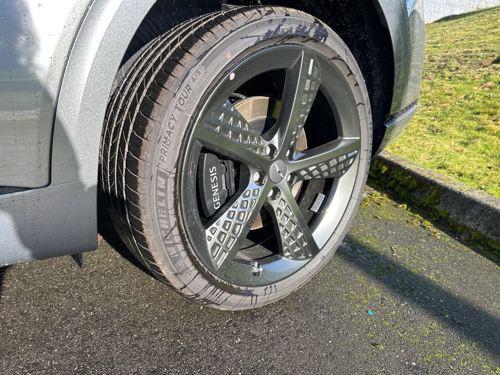 Used 2025 Genesis GV70 3.5T Sport w/ Sport Advanced Package image 9