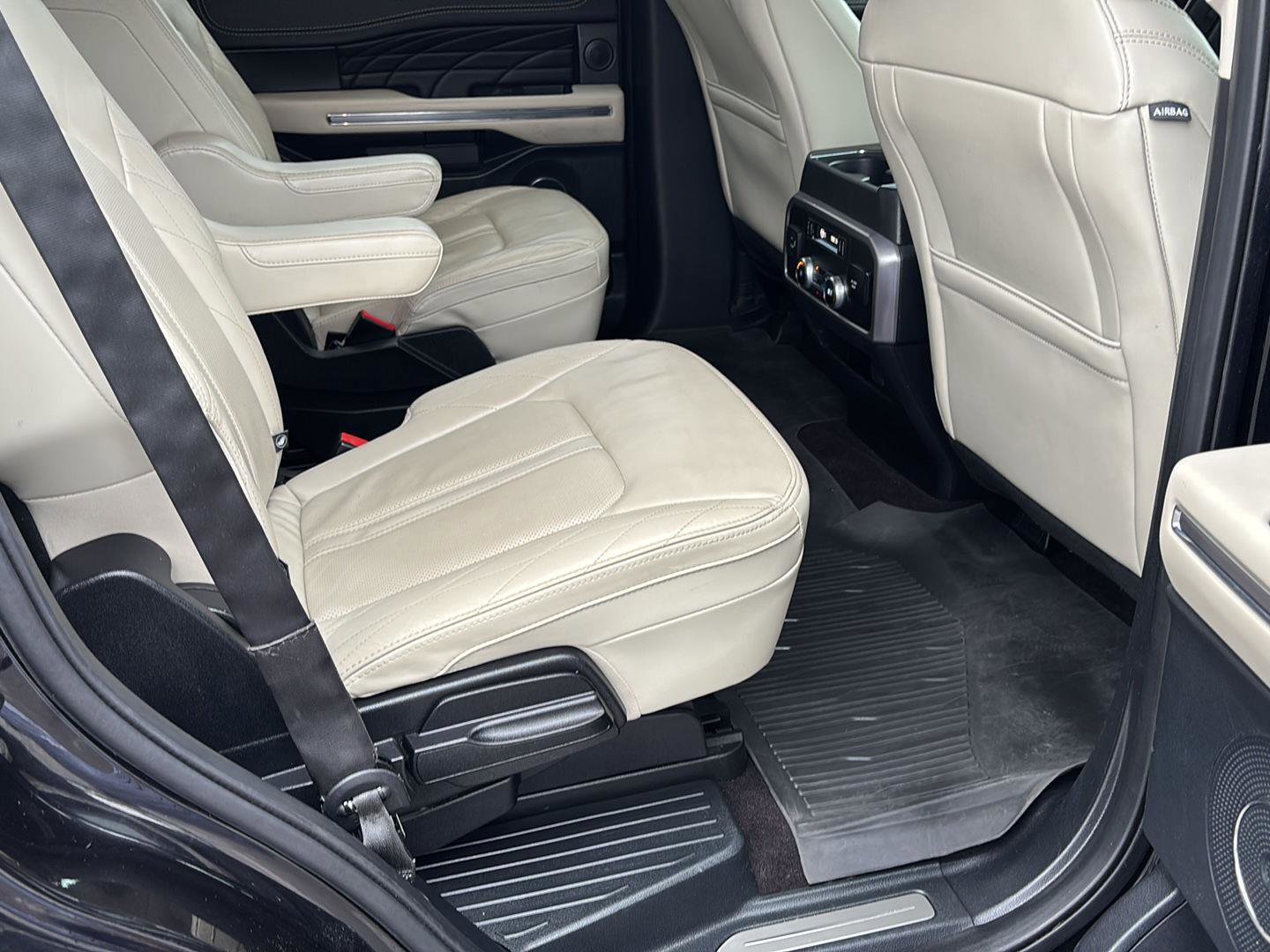 Used 2021 Ford Expedition Platinum image 23