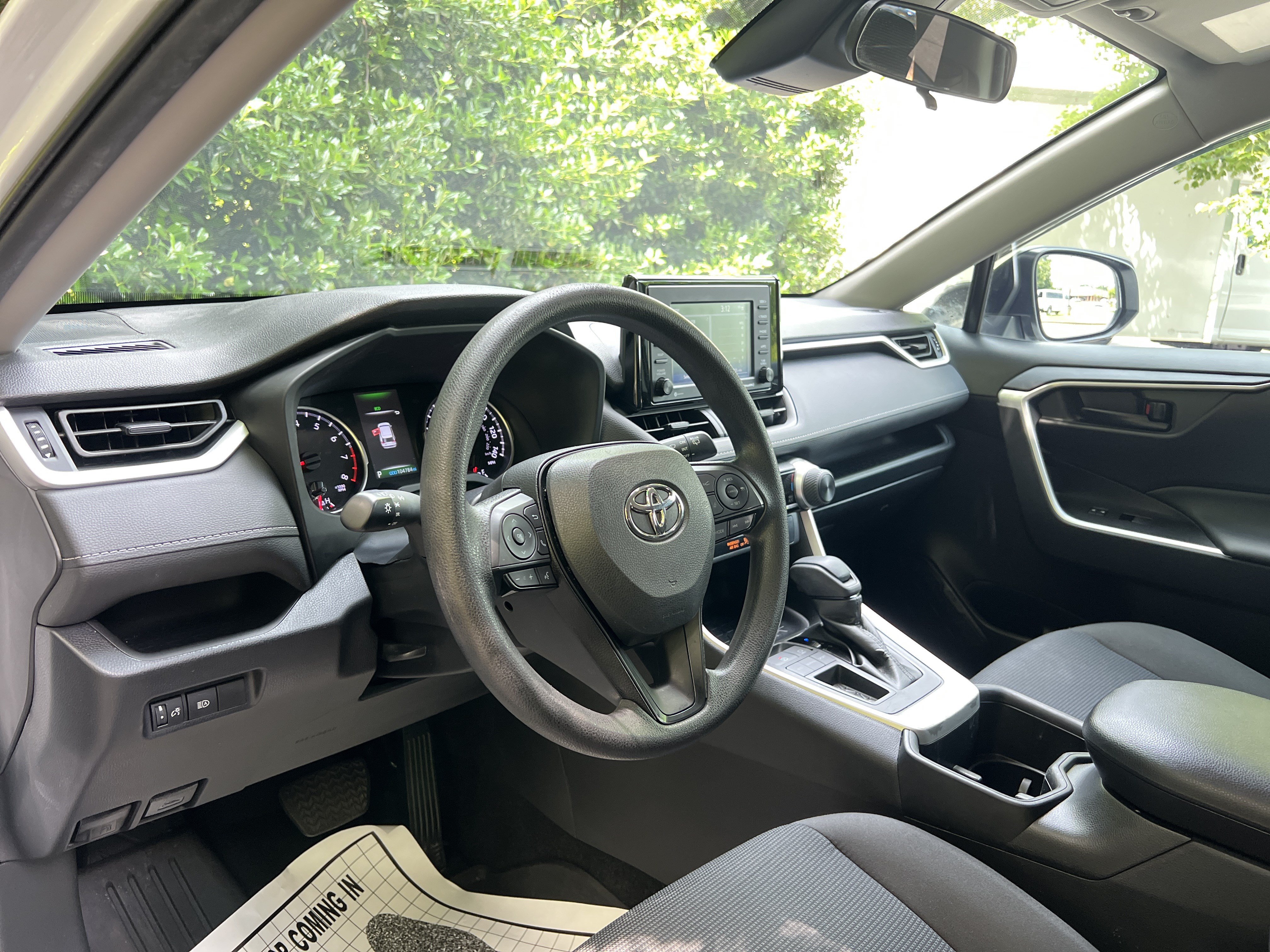 Used 2022 Toyota RAV4 LE FWD image 17
