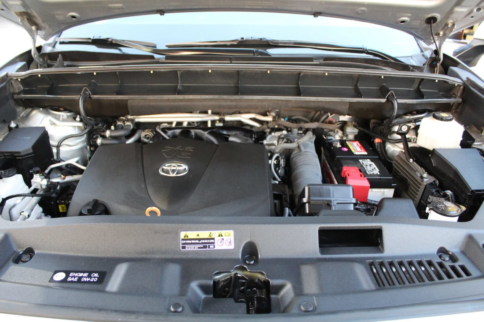 Used 2021 Toyota Highlander L FWD image 36