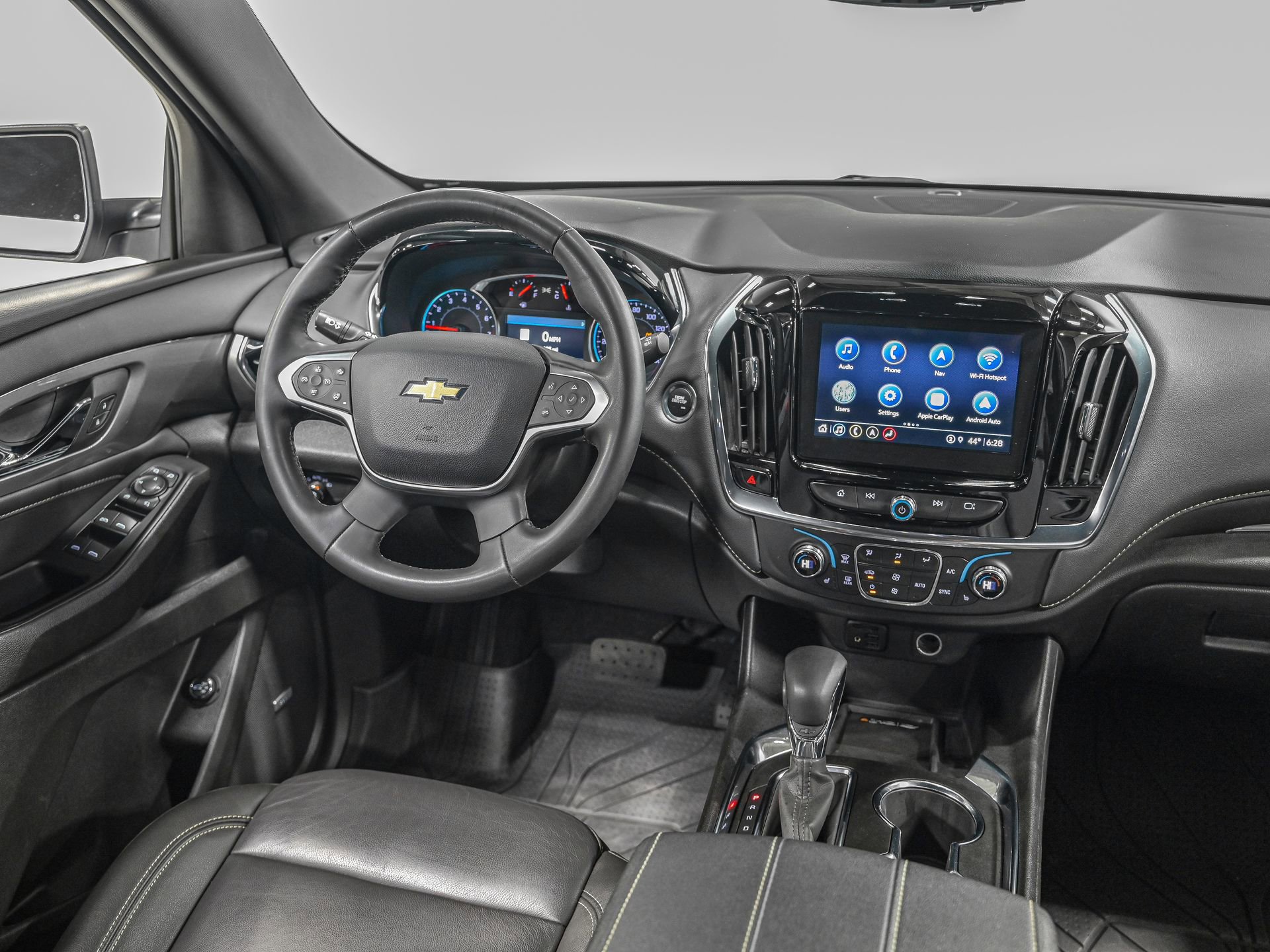 Used 2023 Chevrolet Traverse LT w/ LT Premium Package image 29