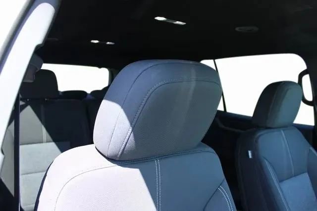 New 2025 GMC Acadia Elevation w/ LPO, Floor Liner Package image 17