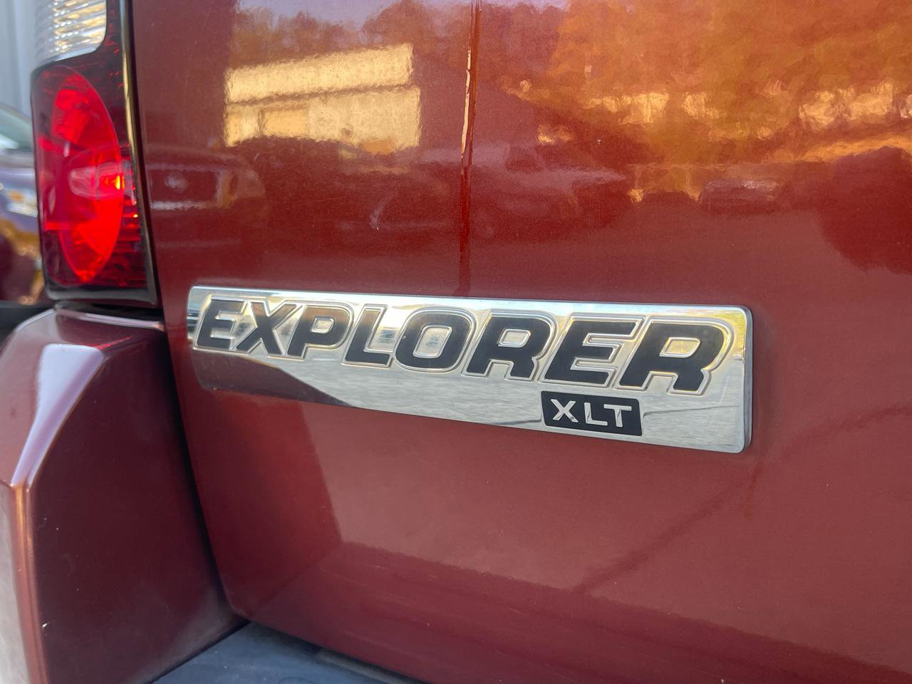 Used 2010 Ford Explorer XLT AWD/4WD image 18