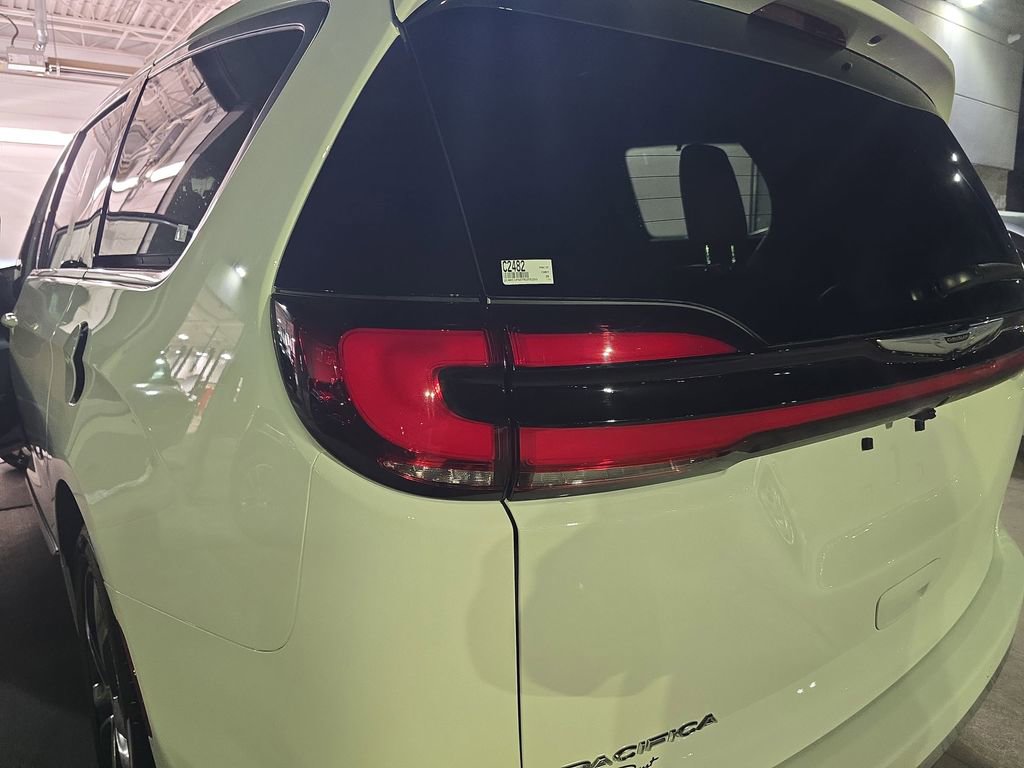 New 2026 Chrysler Pacifica Pinnacle FWD image 36