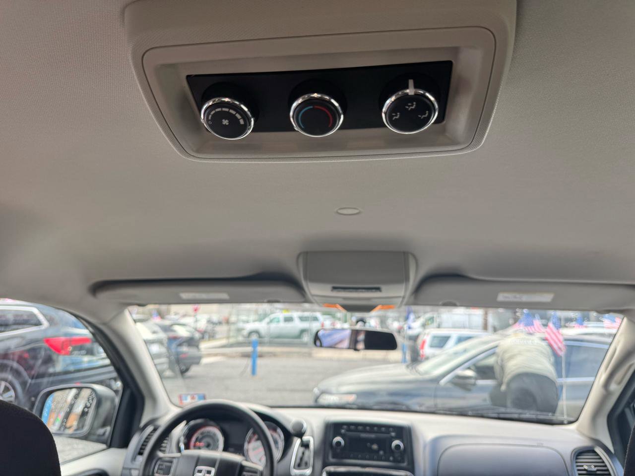 Used 2012 Dodge Grand Caravan SXT image 30