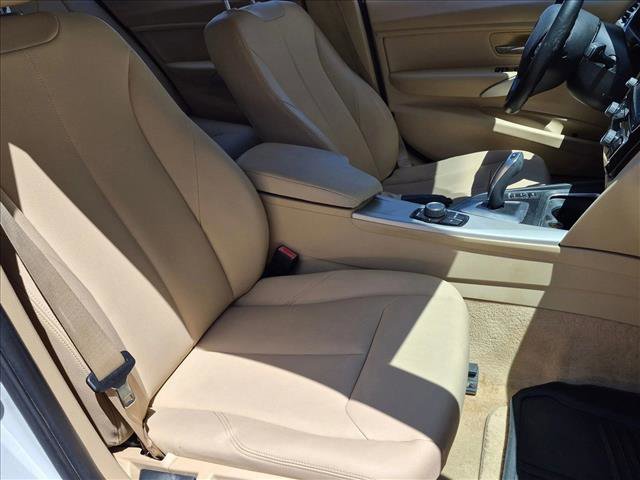 Used 2016 BMW 320i Sedan image 17