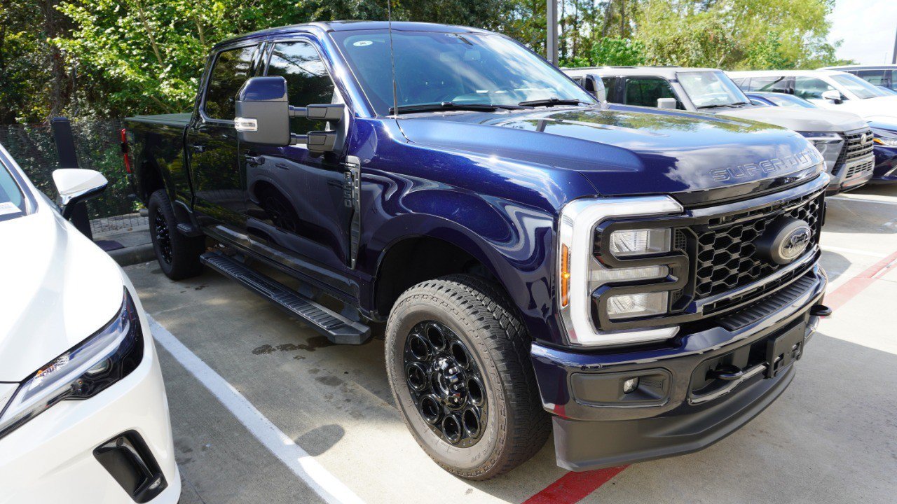 Used 2025 Ford F250 Lariat w/ Black Appearance Package AWD/4WD image 4