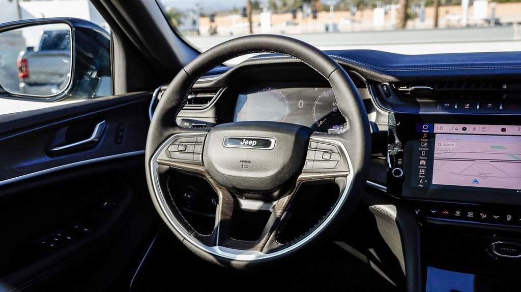 New 2026 Jeep Grand Cherokee Limited image 18