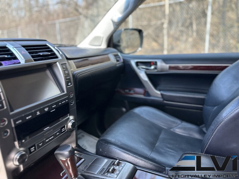 Used 2018 Lexus GX 460 Premium w/ Premium Package AWD/4WD image 15