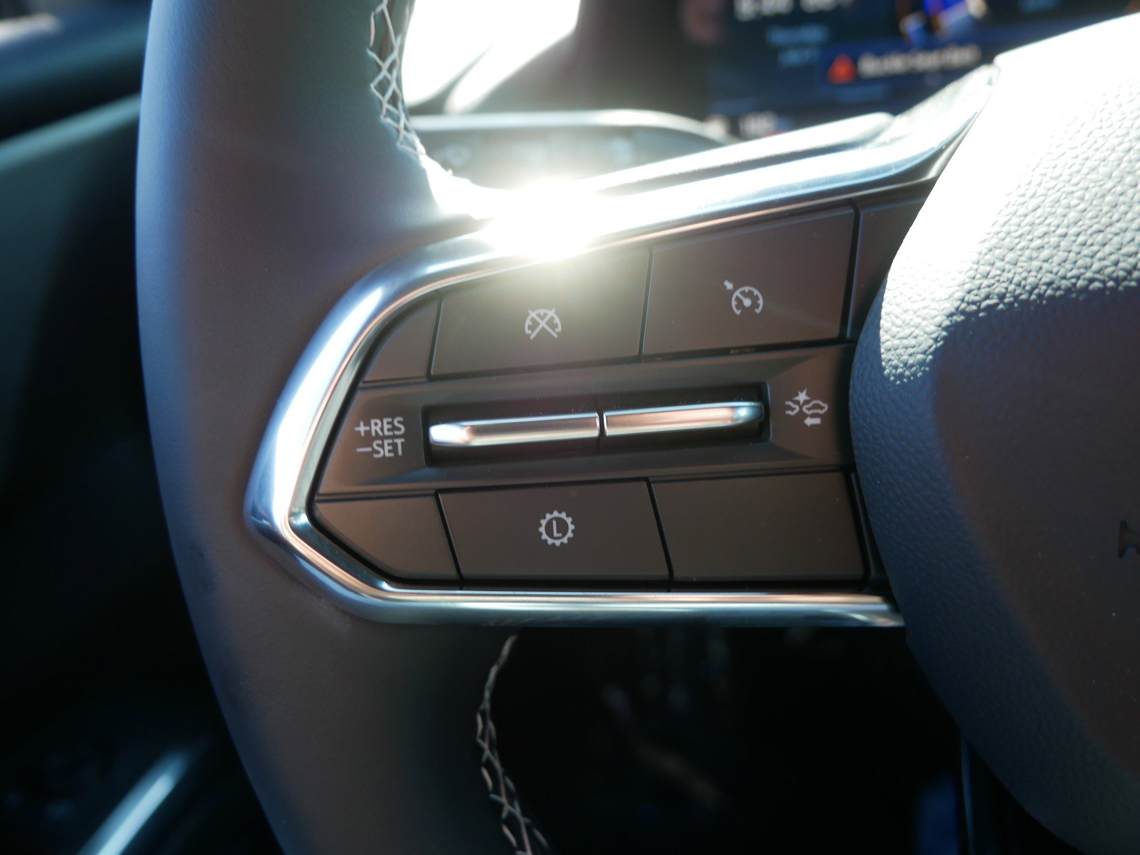 Used 2025 Chevrolet Traverse LT image 22