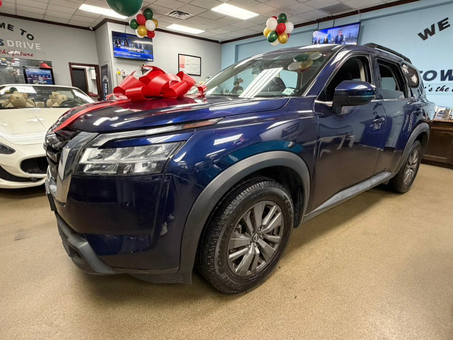 Used 2022 Nissan Pathfinder SV image 5
