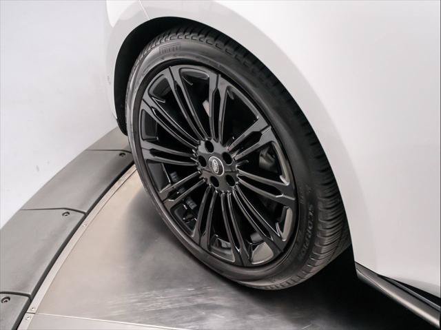 Used 2024 Land Rover Range Rover SE AWD/4WD image 10