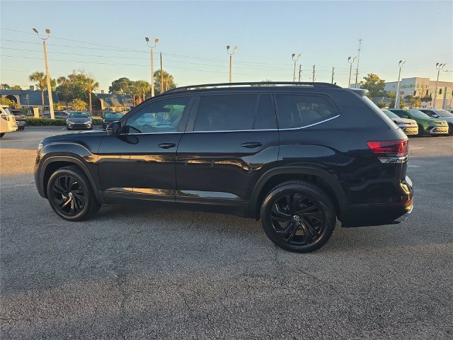 Used 2023 Volkswagen Atlas SE w/ Panoramic Sunroof Package FWD image 6