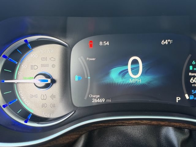 Used 2023 Chrysler Pacifica Limited w/ Uconnect Theater Family Group FWD image 27