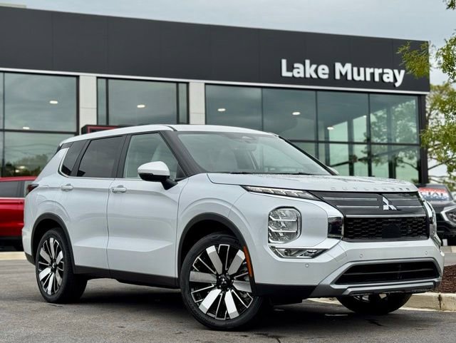New 2025 Mitsubishi Outlander SE
