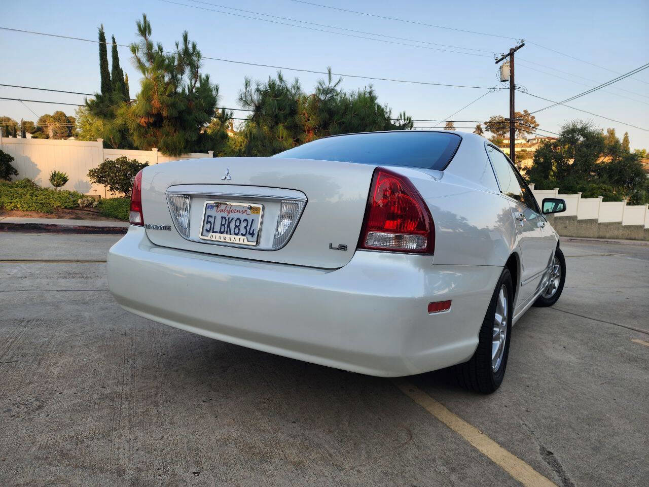 Used 2004 Mitsubishi Diamante LS image 10