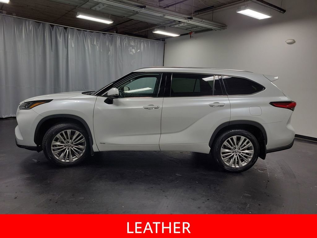 Used 2022 Toyota Highlander Platinum image 5