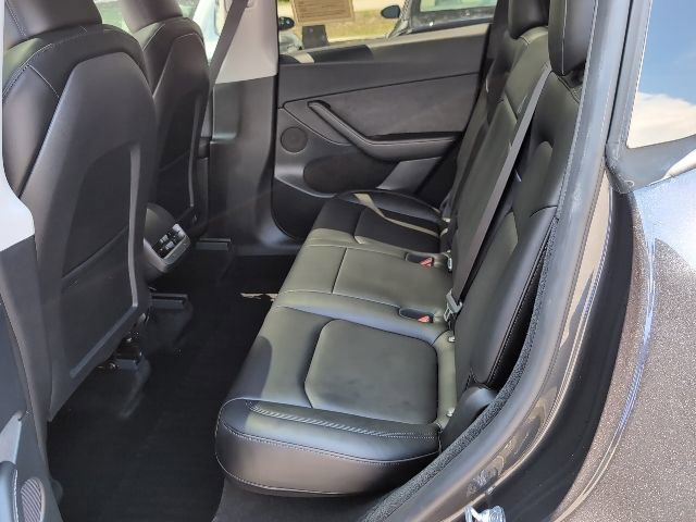 Used 2024 Tesla Model Y Long Range RWD image 21
