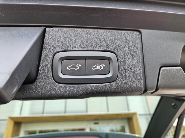 Certified 2024 Volvo XC60 T8 Polestar AWD/4WD image 13