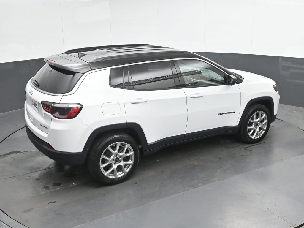 Used 2025 Jeep Compass Limited AWD/4WD image 31