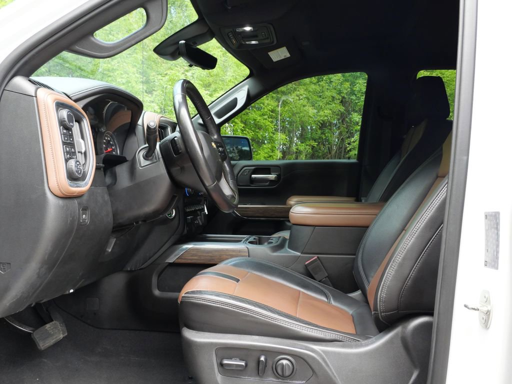 Used 2019 Chevrolet Silverado 1500 High Country w/ Technology Package AWD/4WD image 14