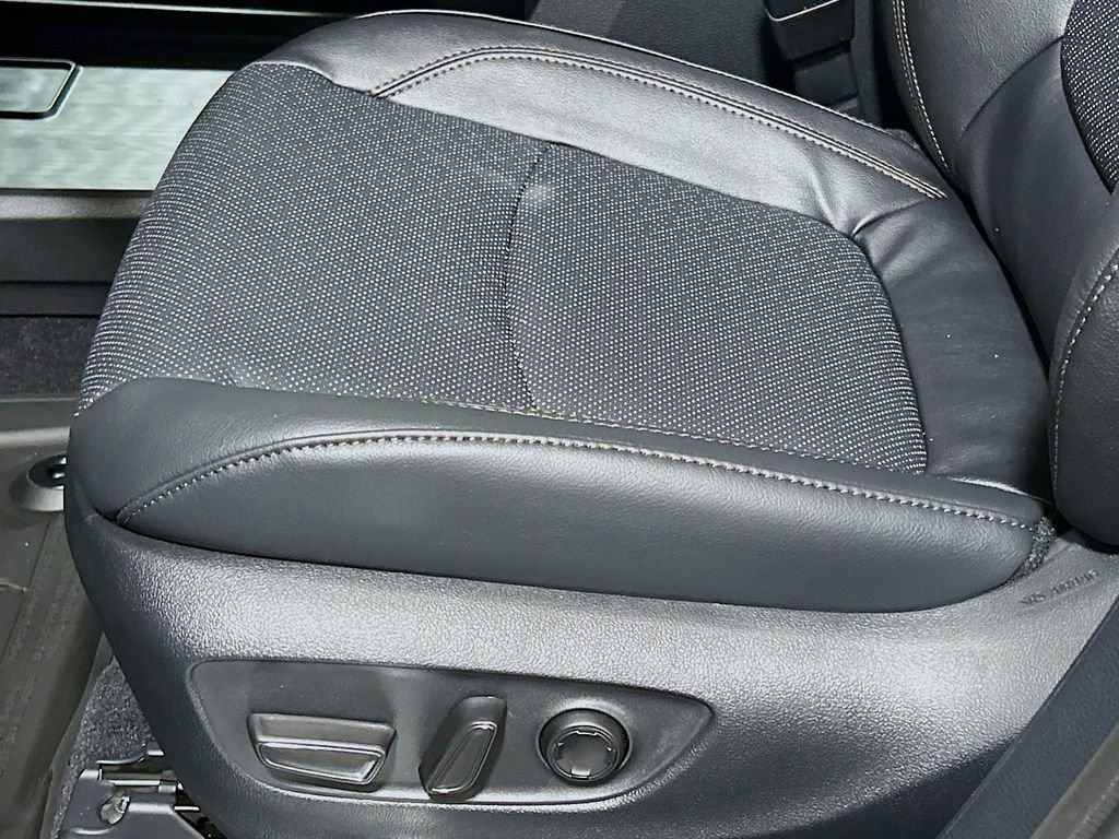 New 2026 Toyota Sienna Platinum AWD/4WD image 18
