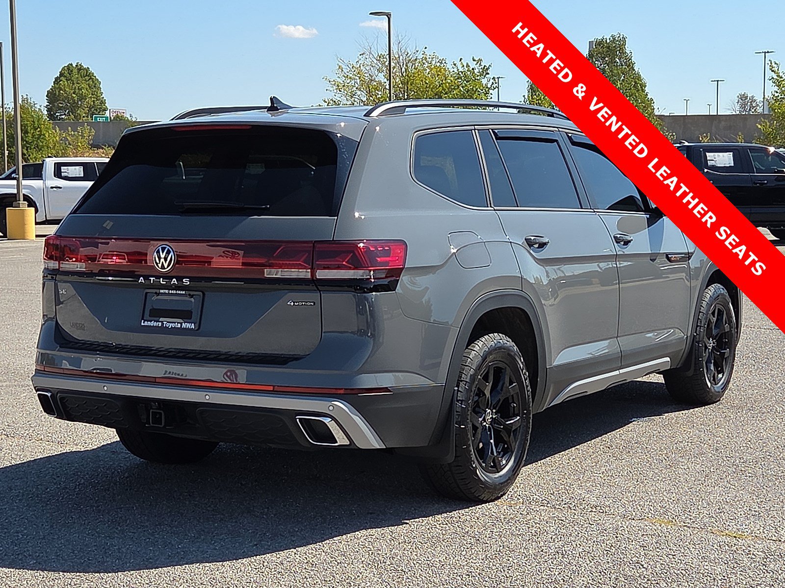 Used 2025 Volkswagen Atlas Peak Edition SE AWD/4WD image 5