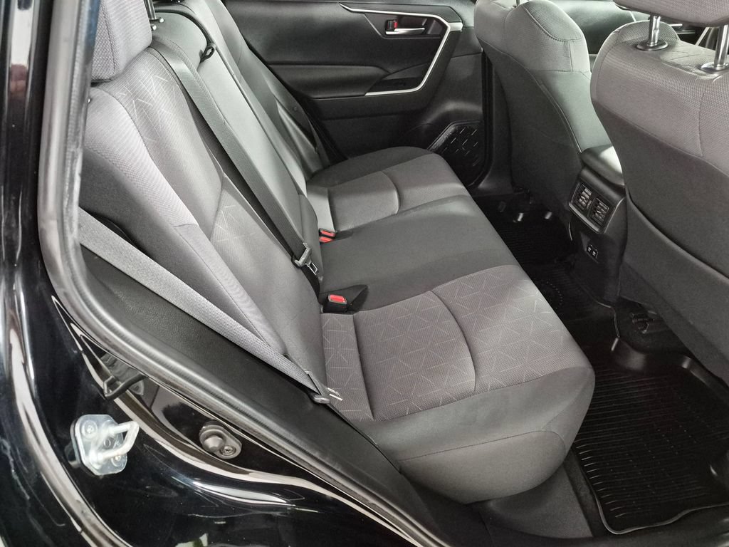 Used 2019 Toyota RAV4 XLE w/ Carpet Mat Package AWD/4WD image 27