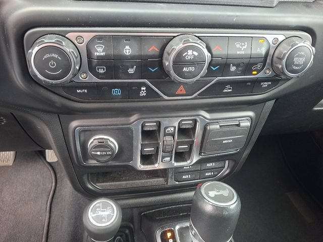 Used 2023 Jeep Wrangler Unlimited Sahara w/ Cold Weather Group AWD/4WD image 15