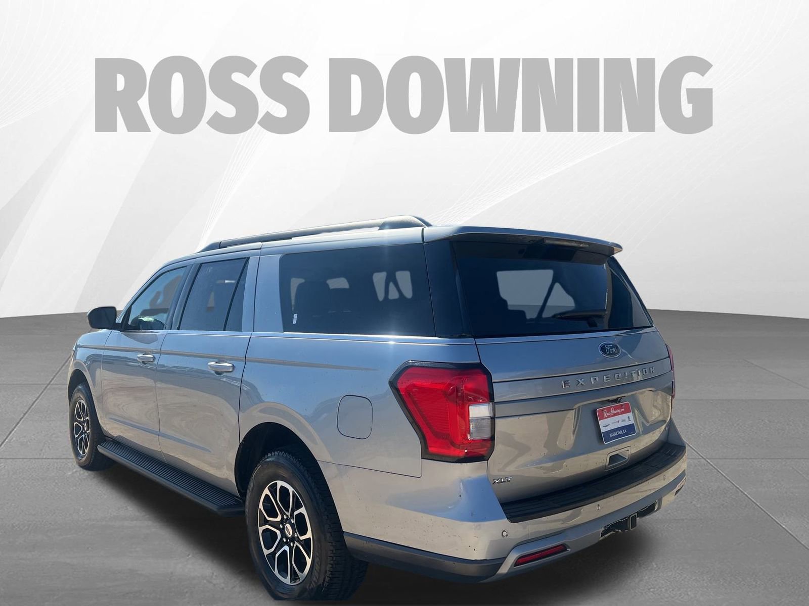 Used 2024 Ford Expedition Max XLT image 6