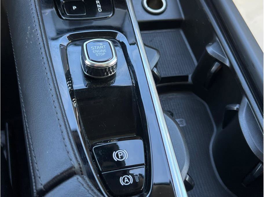 Used 2023 Volvo XC90 B6 Plus w/ Protection Package Premier AWD/4WD image 19