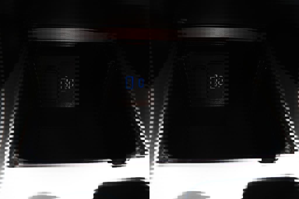 Used 2023 Ford Explorer XLT w/ Equipment Group 202A image 28