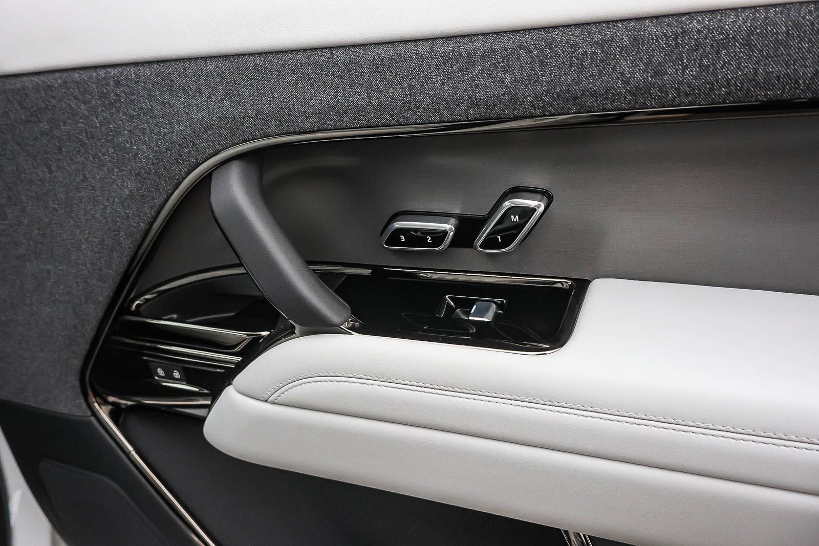 New 2026 Land Rover Range Rover Sport SE AWD/4WD image 19