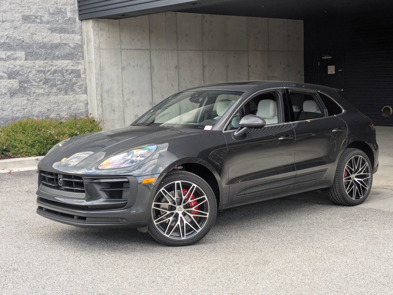 New 2026 Porsche Macan S image 1