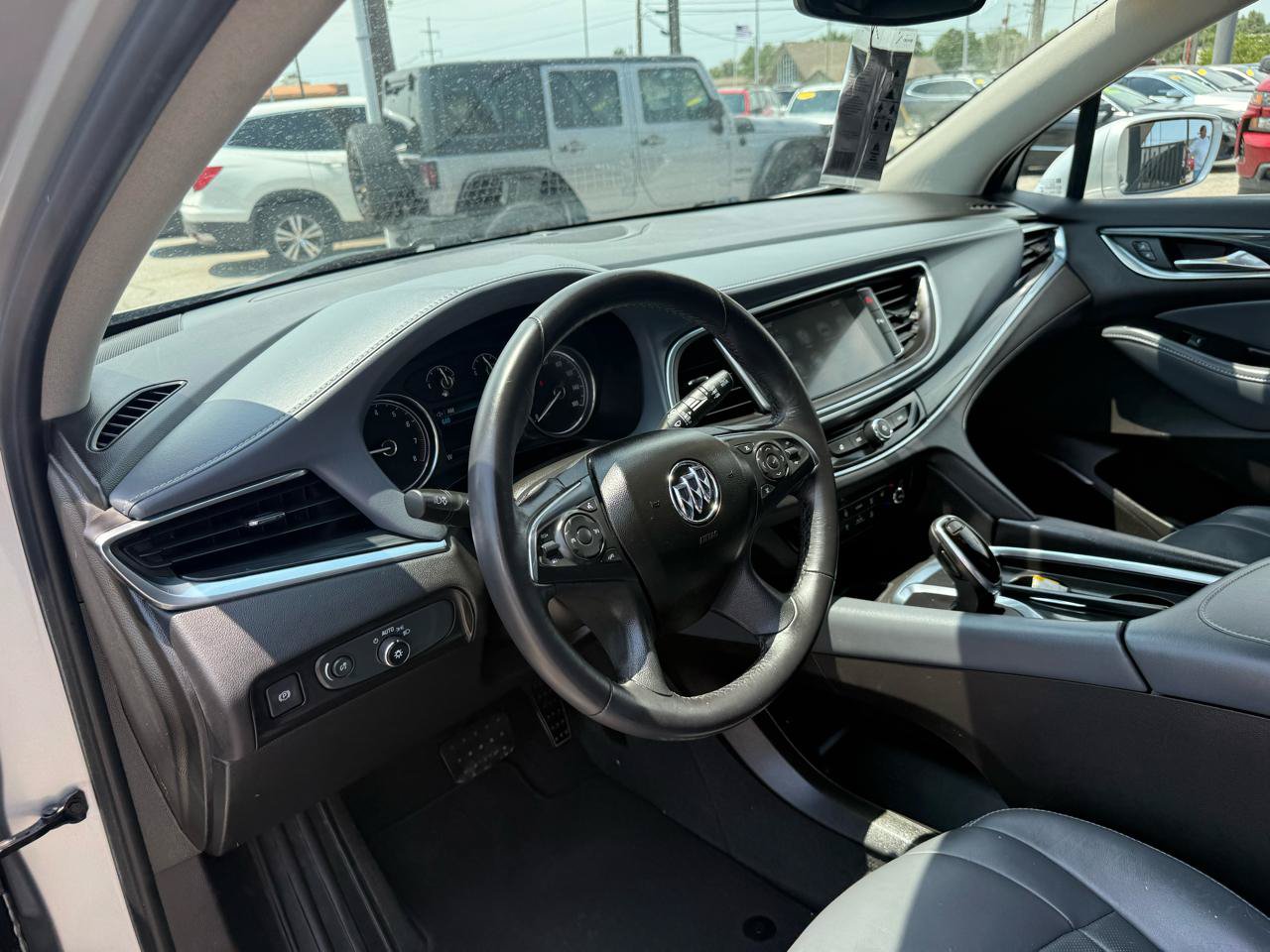 Used 2019 Buick Enclave Essence w/ LPO, Sport Appearance Package FWD image 8