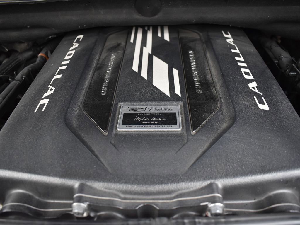 Used 2024 Cadillac Escalade V w/ LPO, ONYX Package image 43