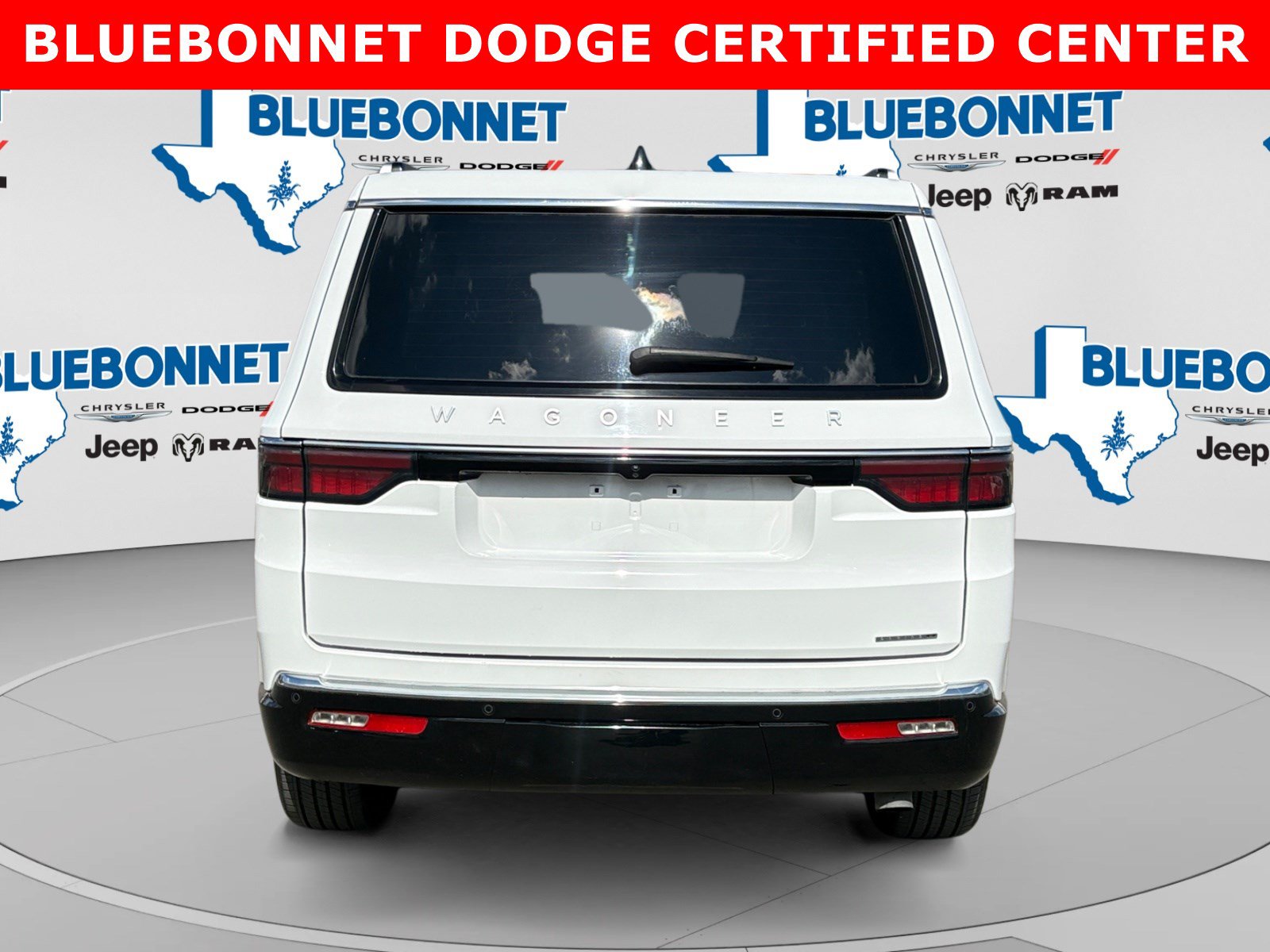 Used 2024 Jeep Wagoneer Series II w/ Flexible Seating Group RWD image 6