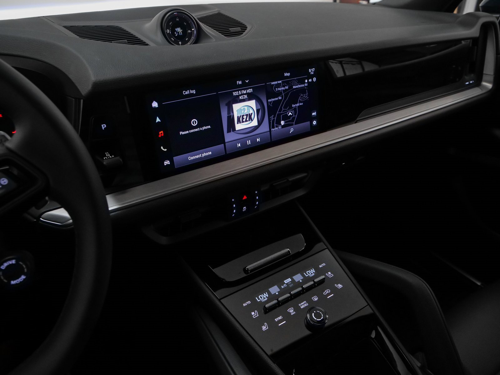 Used 2024 Porsche Cayenne image 34