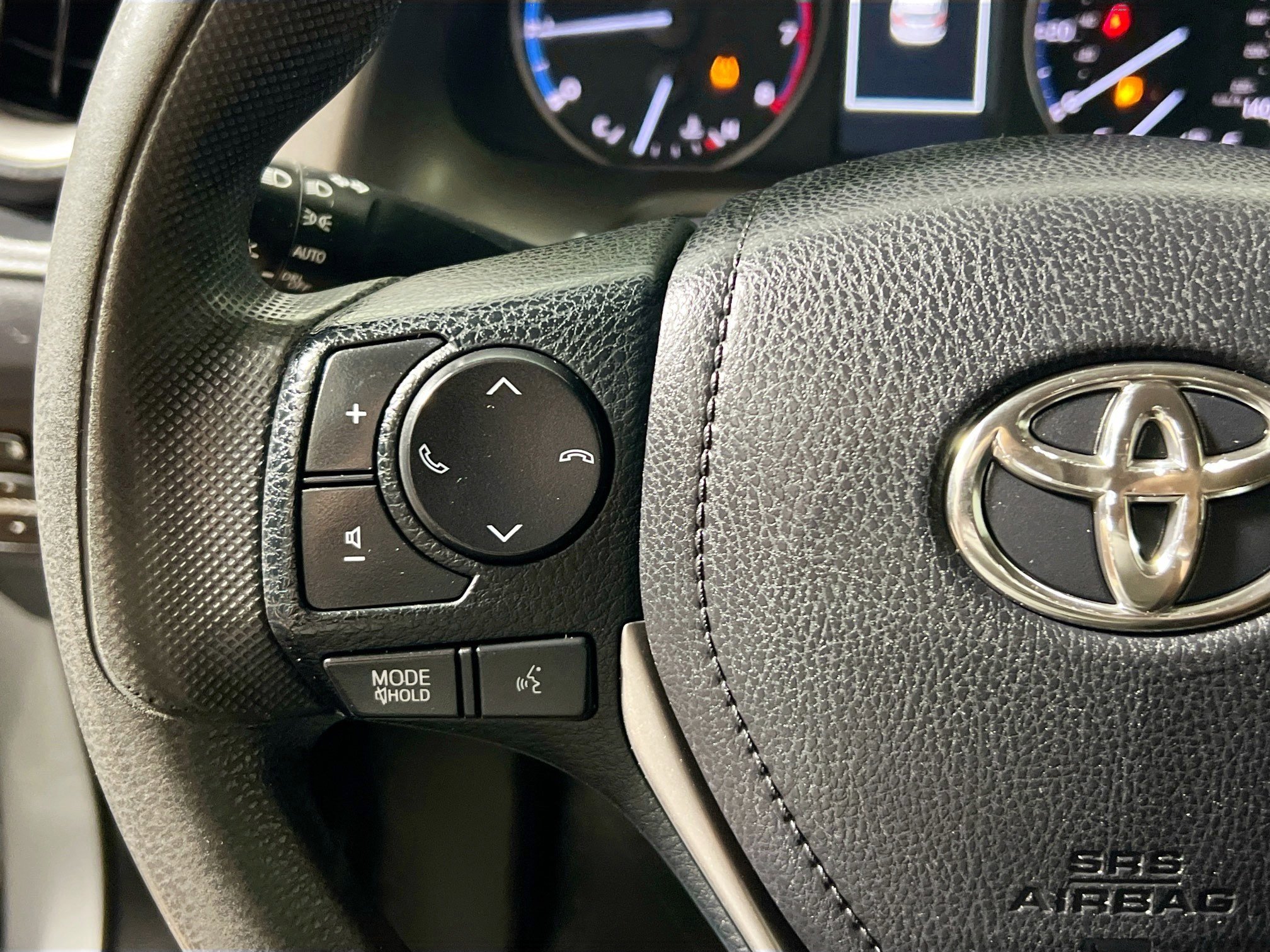 Used 2017 Toyota RAV4 LE image 18