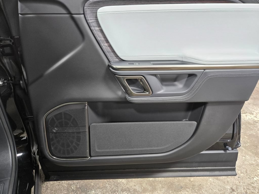 Used 2023 Rivian R1S Adventure AWD/4WD image 59
