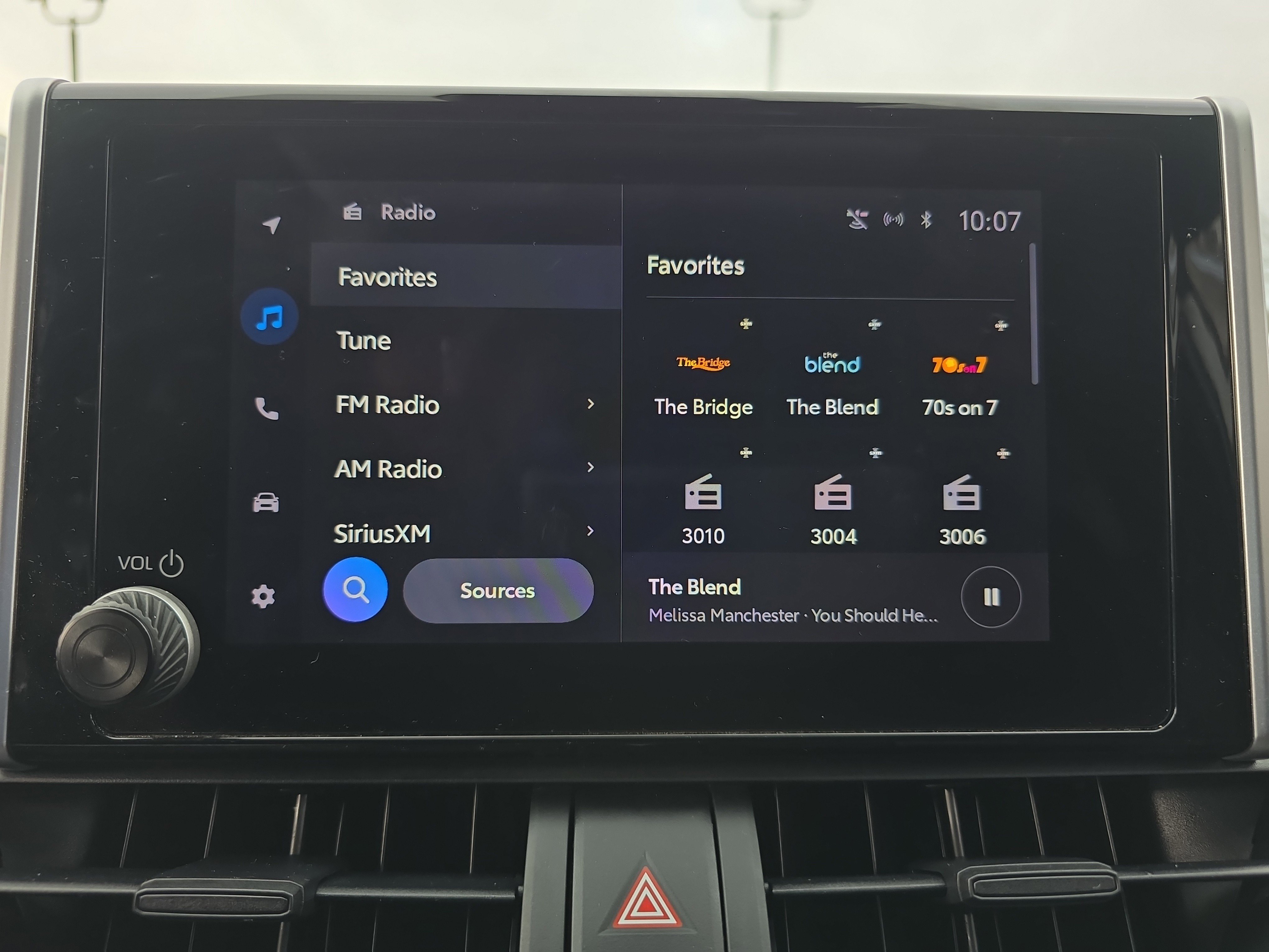 Used 2023 Toyota RAV4 SE image 30