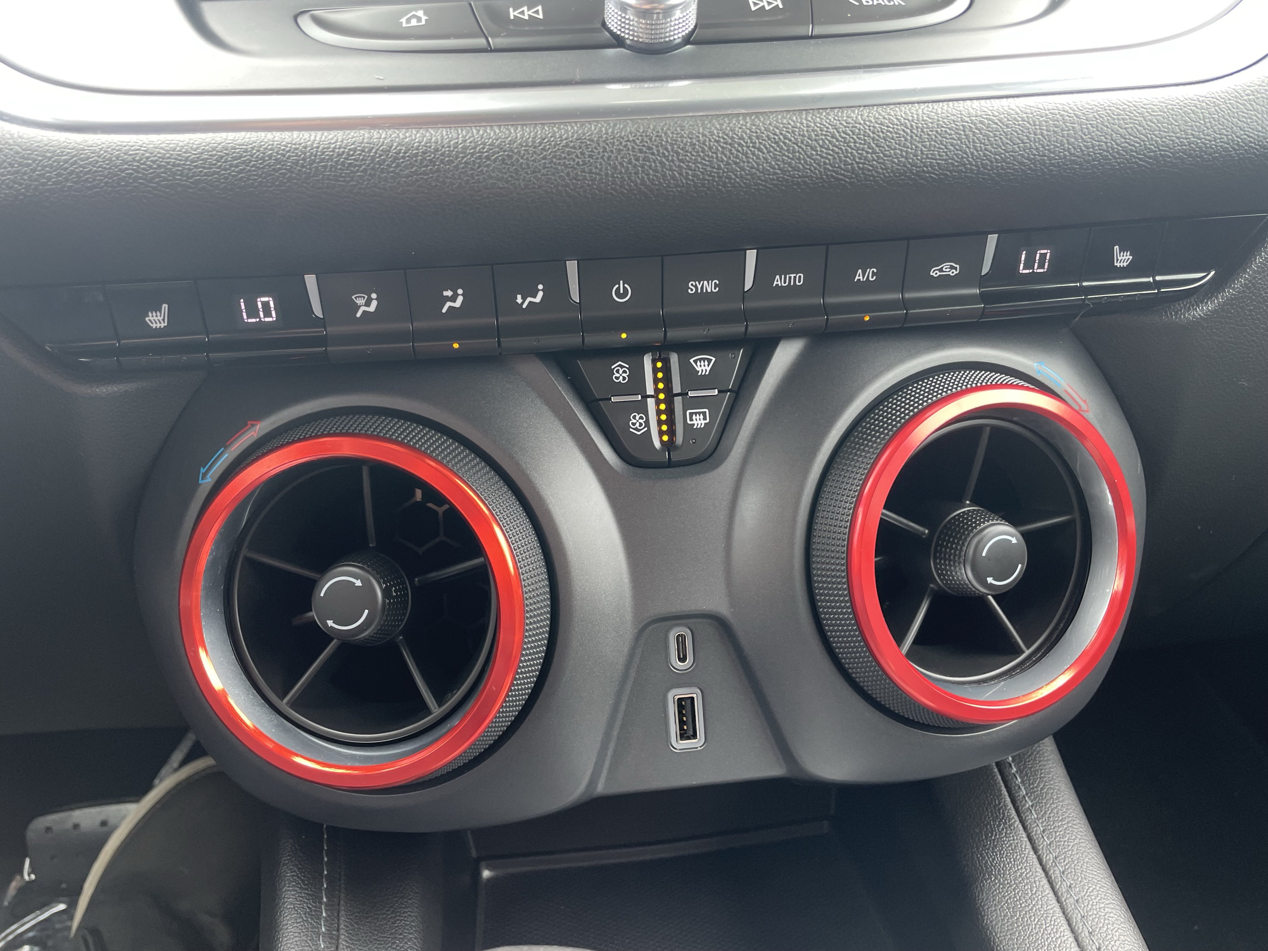 Used 2019 Chevrolet Blazer LT w/ Sun and Wheels Package AWD/4WD image 24