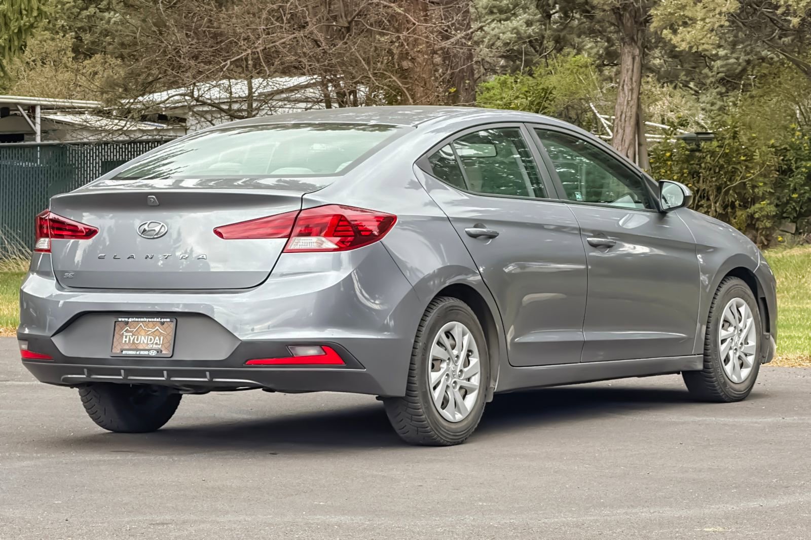 Used 2019 Hyundai Elantra SE w/ Cargo Package FWD image 4