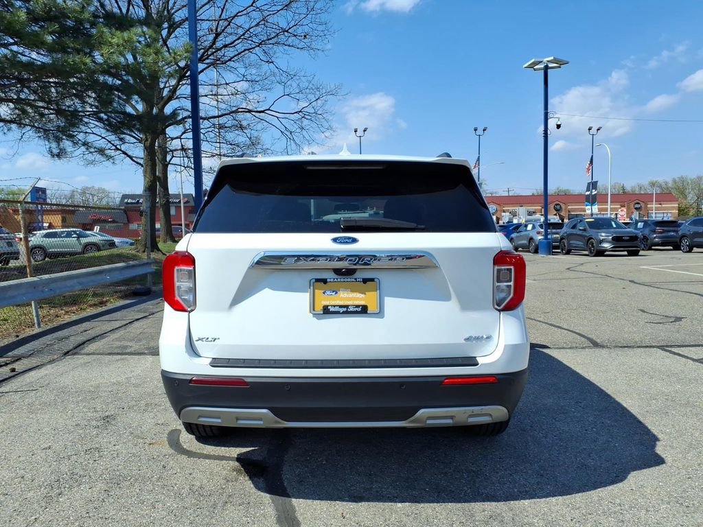Used 2023 Ford Explorer XLT w/ Equipment Group 202A AWD/4WD image 7
