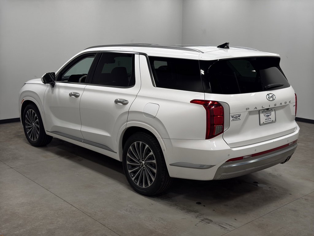 Used 2024 Hyundai Palisade Calligraphy image 6