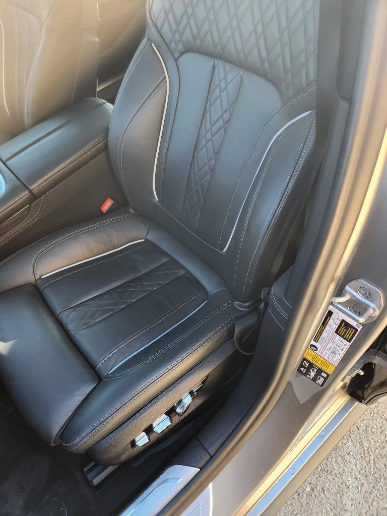 Used 2022 BMW 750i xDrive w/ M Sport Package image 19